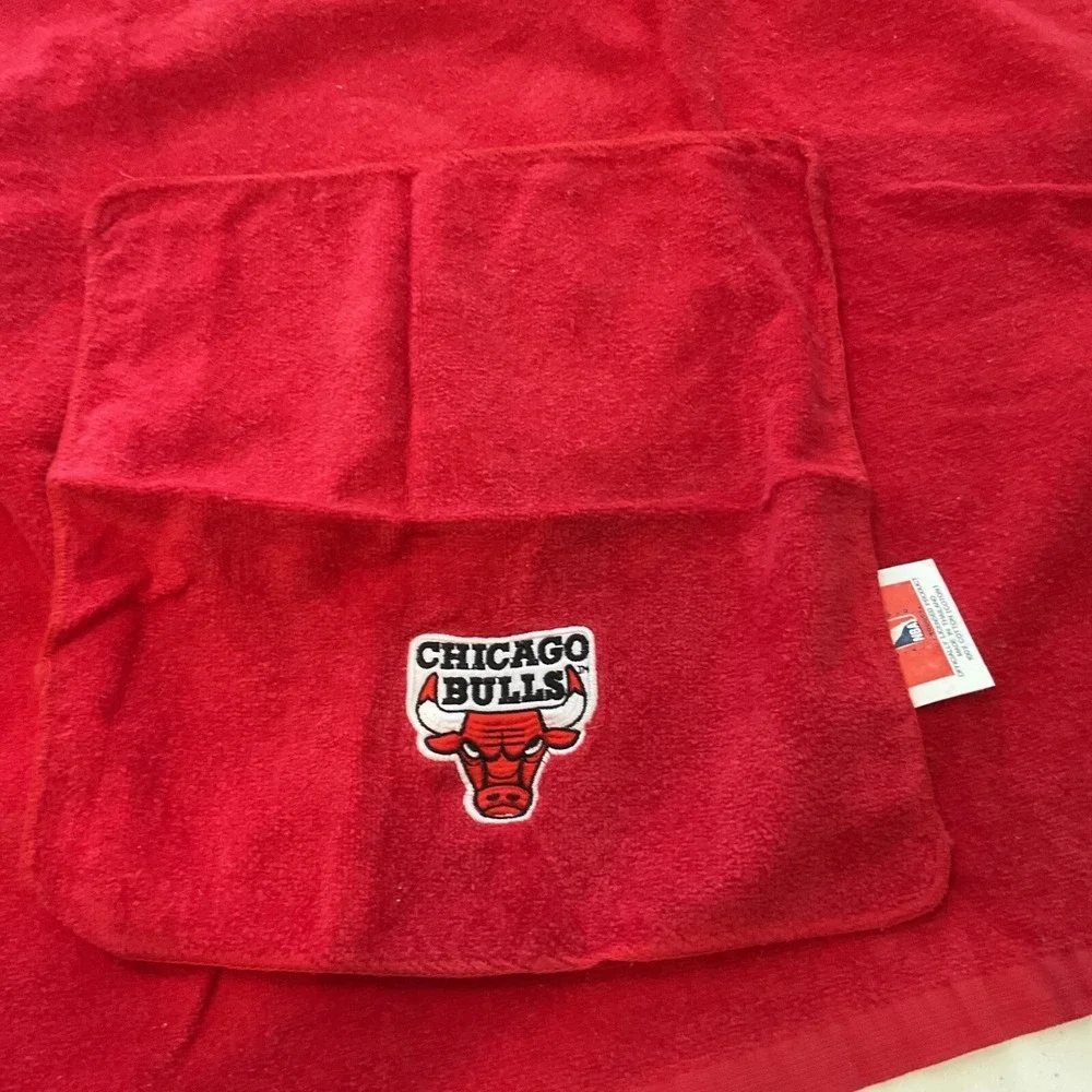 Vintage Chicago Bulls Towels 2 Bath Set Cloth Embroidered Patch 90s Jordan
